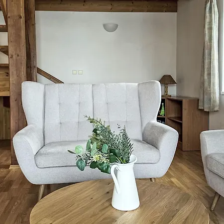 Hill 61 By Interhome בית נופש Cista (Hradec Kralove)